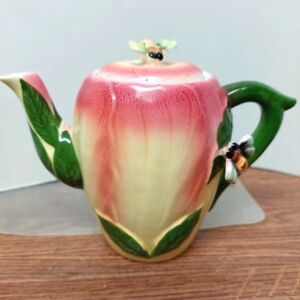 Vintage* 60s Hand-painted Tulip on Teapot with 3D Painted Bees Teapot